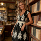 Vestido maxi fluido con estampado barroco y cuello de pico para mujer